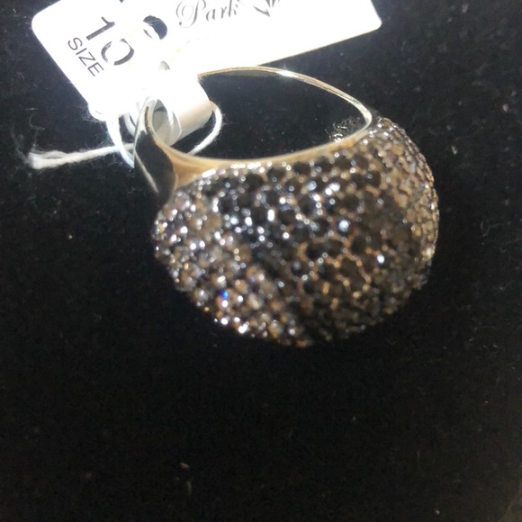 NWT Gorgeous Ring from Park Lane - Picture 5 of 6